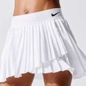 Nike court Victory white tennis skirt size small